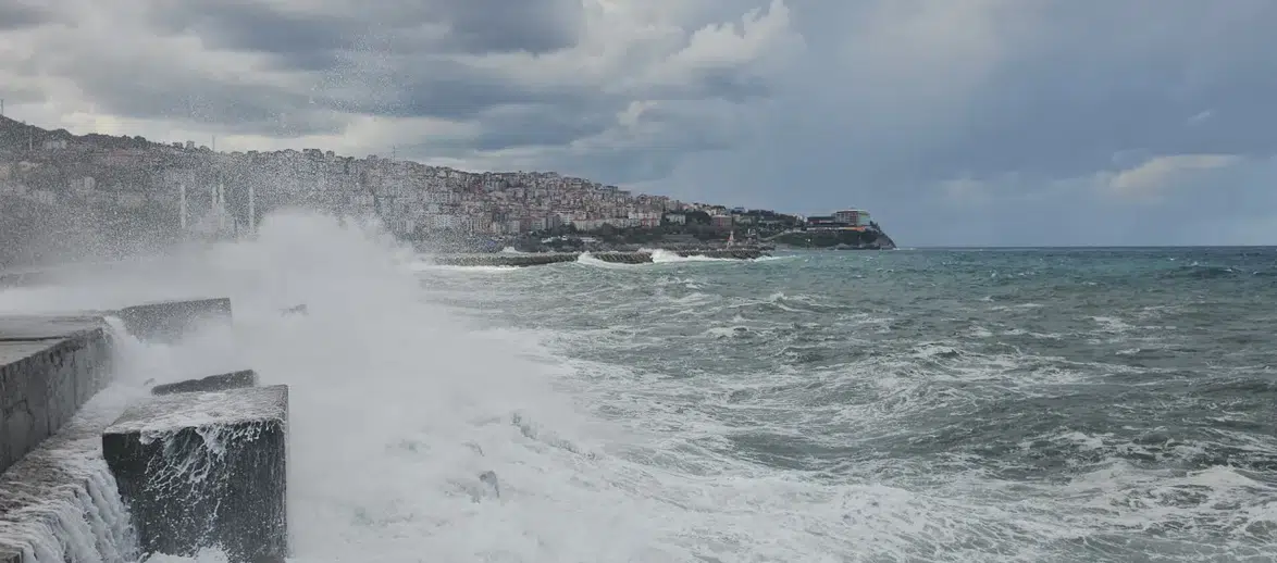 Zonguldak'ta Kuvvetli Yağış Uyarısı: Hafta Sonu Gök Gürültülü Sağanak Bekleniyor