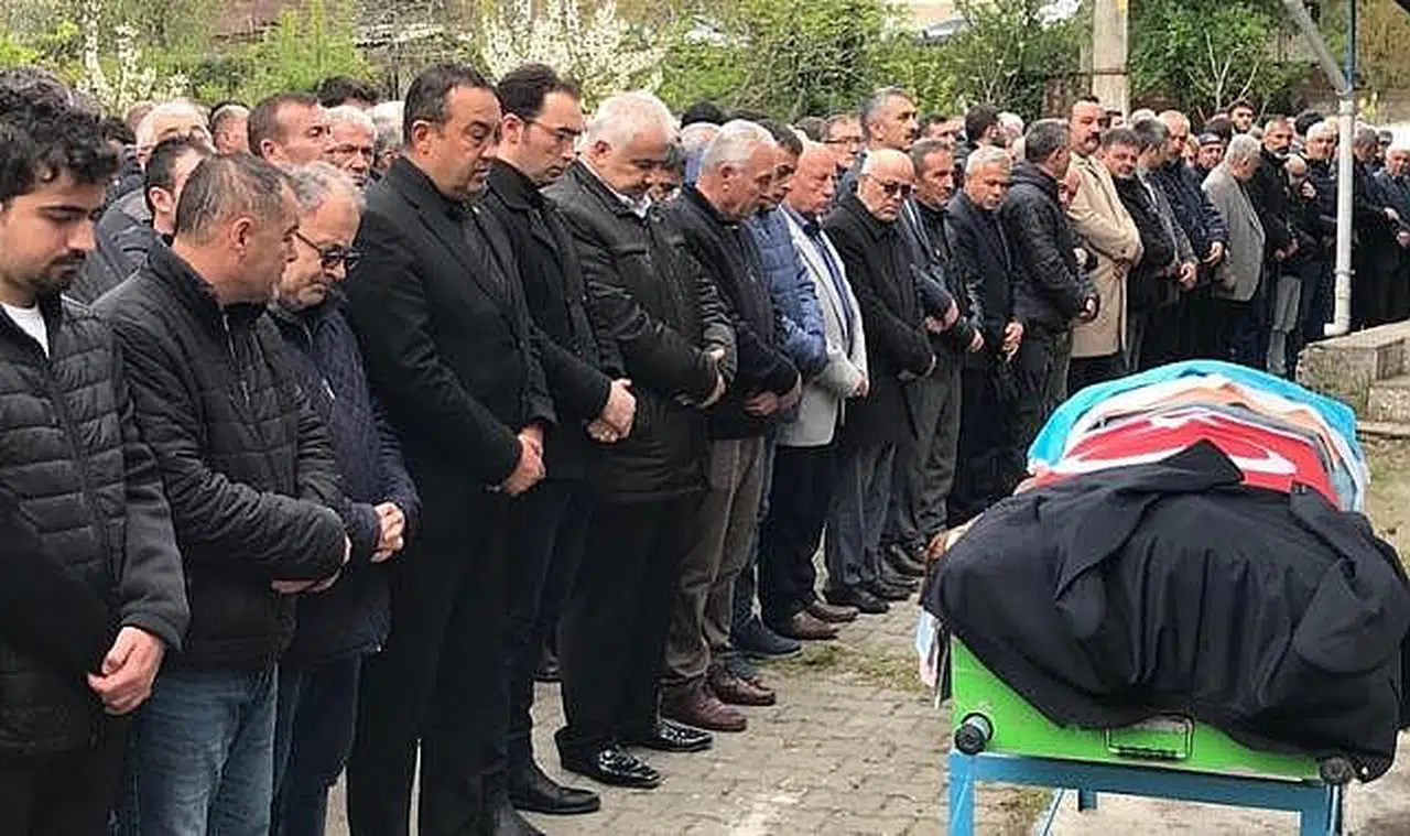 Beyin kanamasından ölen muhtara son görev!