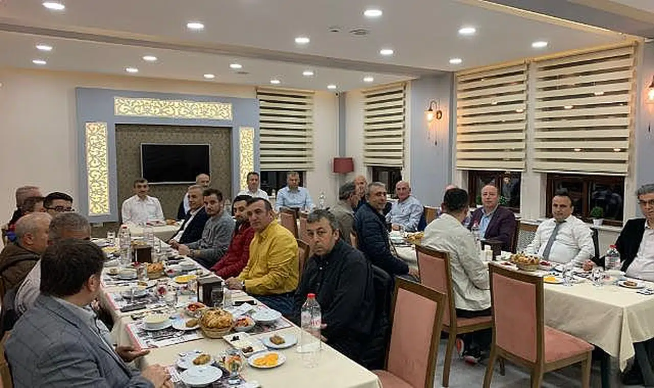 Eğitim camiası iftarda buluştu!