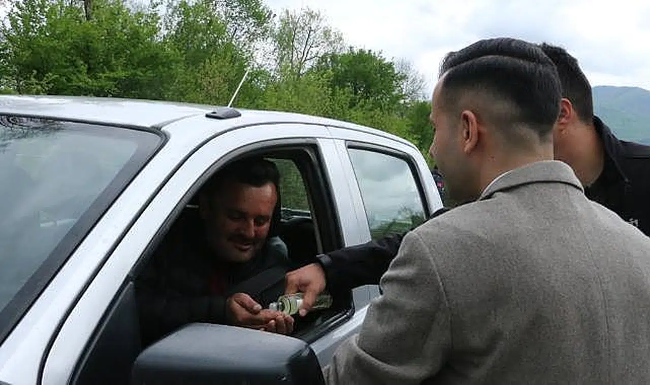 Gökçebey Kaymakamı Emras Aslan sürücülerin bayramını kutladı!