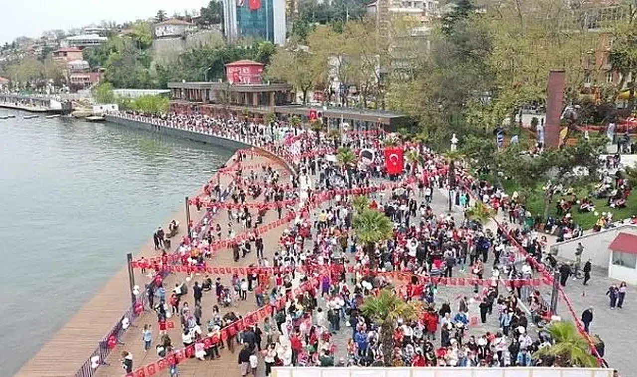 Haydi çocuklar 23 Nisan'da sahile!
