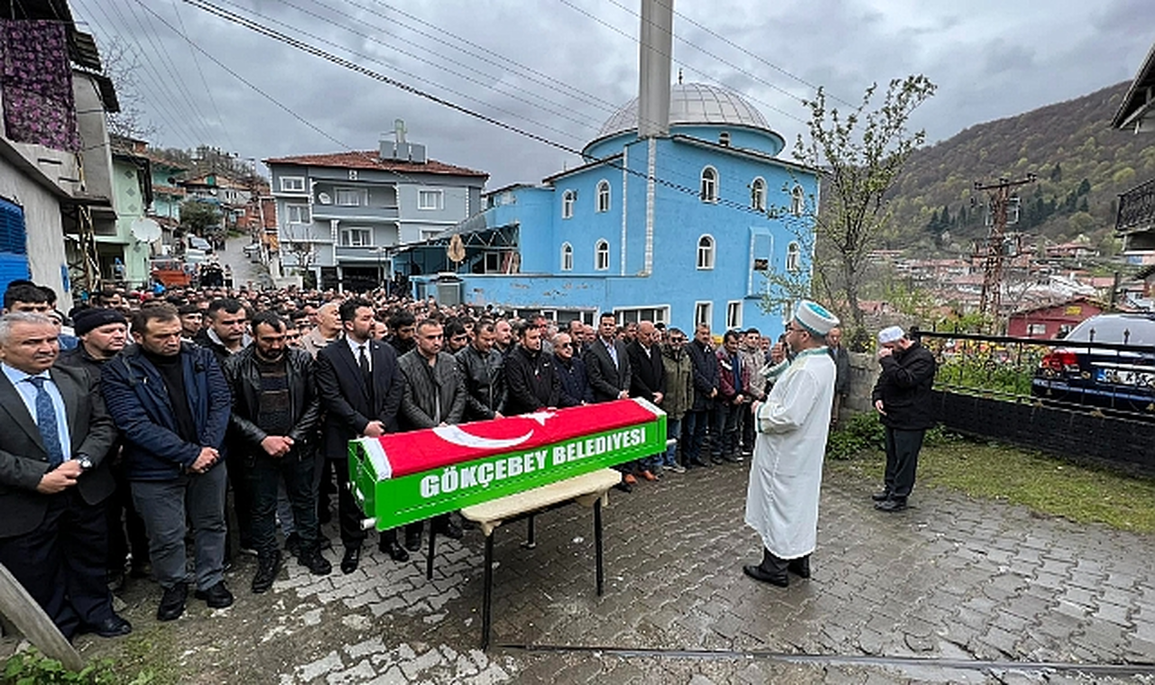 Karbonmonoksit gazından zehirlenen madenci toprağa verildi