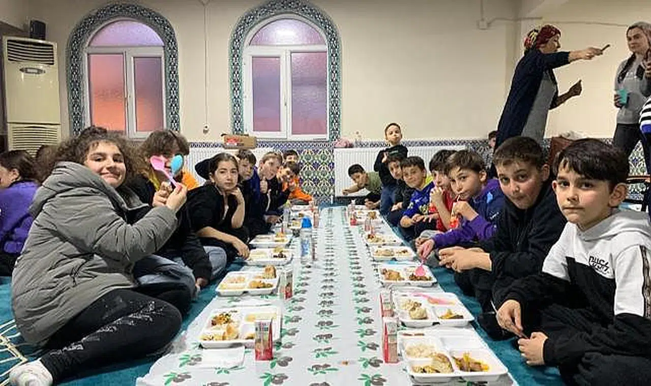 Öğrenciler "Camide İftar" programında bir araya geldi