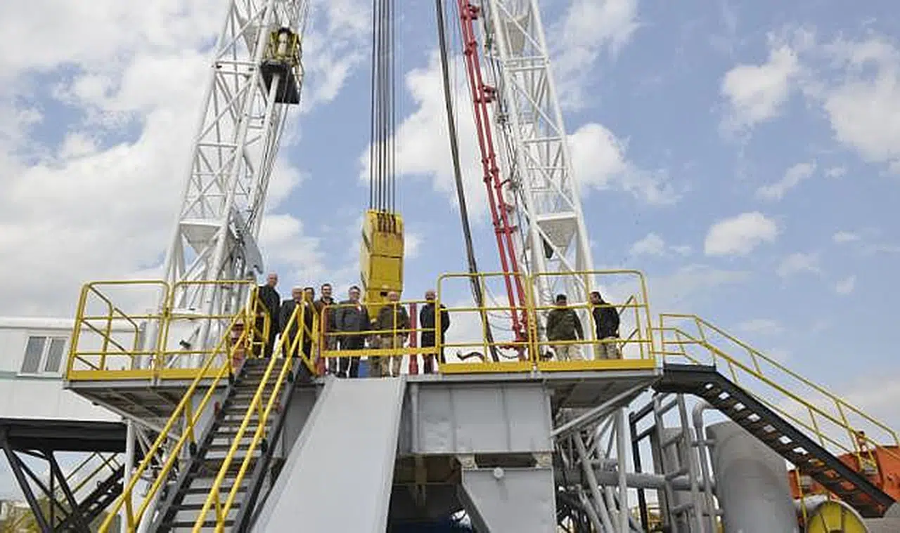 Rektör Özölçer sondaj kuyusunu inceledi