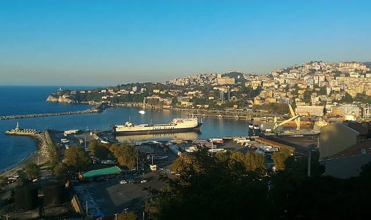 Zonguldak'ta ezan 3 dakika geç okundu