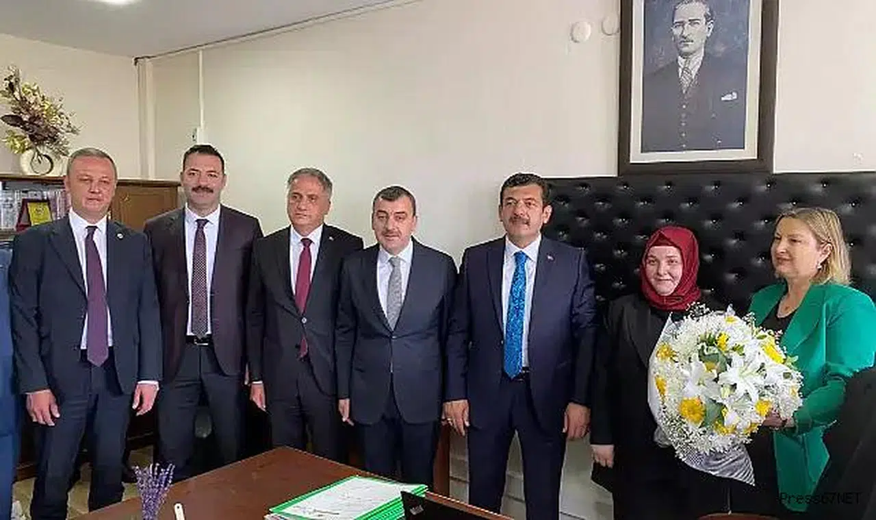 AK Parti'li milletvekilleri mazbatalarını aldı!