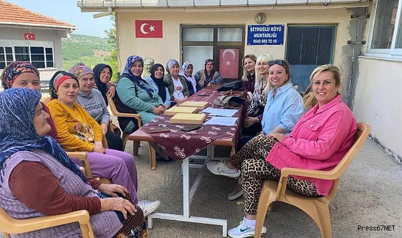 Bilinçli bir üretim oluşturabilecek kadın kursiyerler yetiştiriliyor