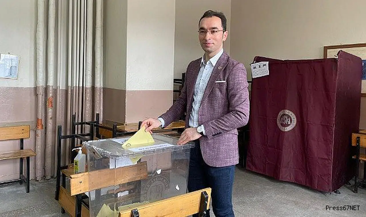 Çaycuma Kaymakamı Mehmet Göze oyunu kullandı