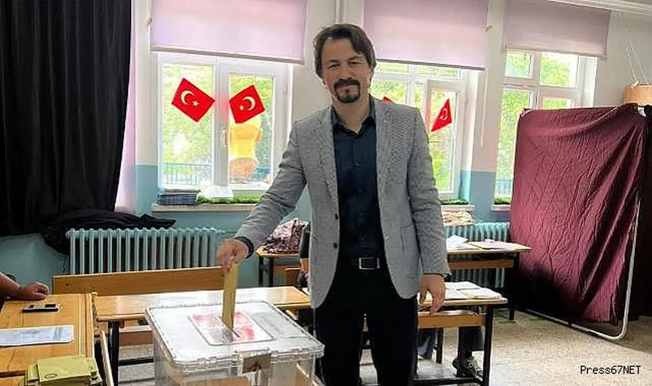 CHP Milletvekili Eylem Ertuğrul oyunu kullandı