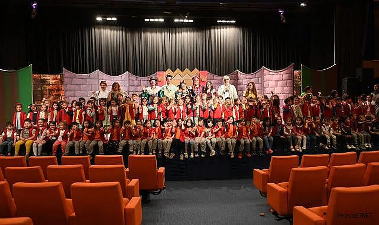 Çocuklar, OYAK'ın geleneksel çocuk tiyatrosu şenliğinde buluştular