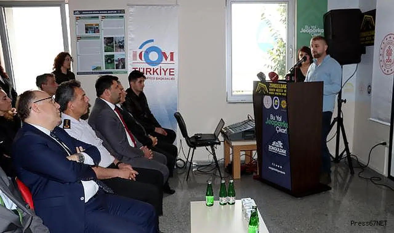 Depremzede öğrencilerden maden işçilerine teşekkür:  “İyi ki yanımızda oldunuz, iyi ki varsınız.”