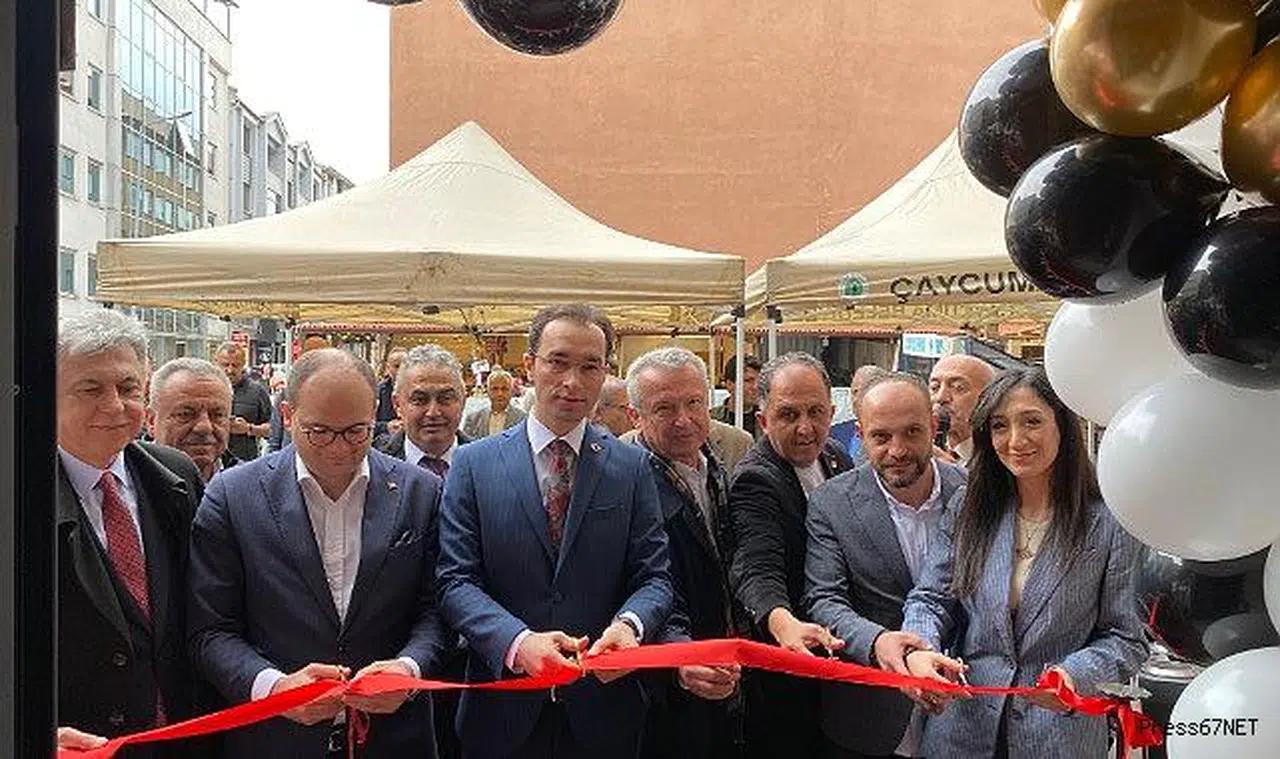 Diş Hekimi A.Tuba Güven'in kliniği görkemli şekilde açıldı