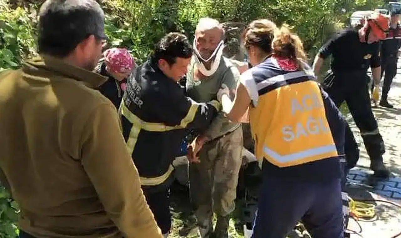 Flaş.. Feci kaza, traktörün altında can pazarı!