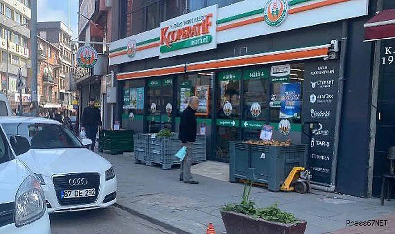 Market görevlileri farketti! yakayı ele verdiler