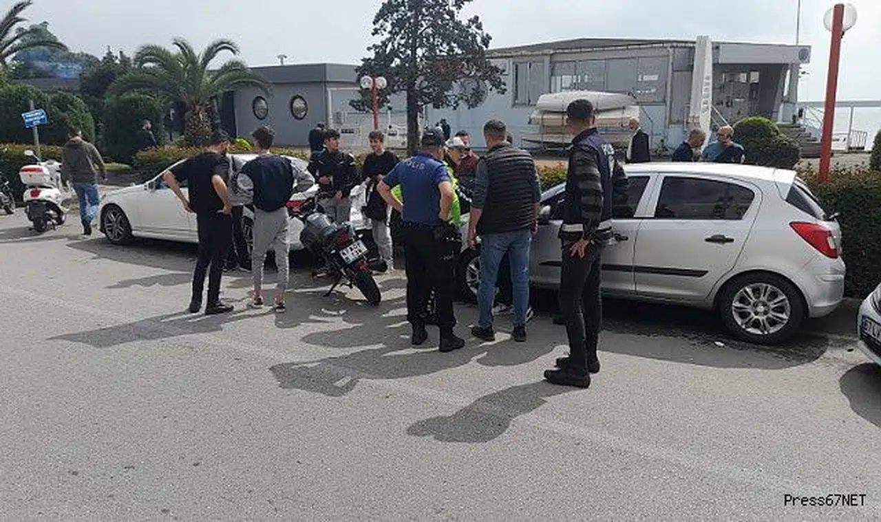 Motosiklet ile otomobil çarpıştı: 1 yaralı