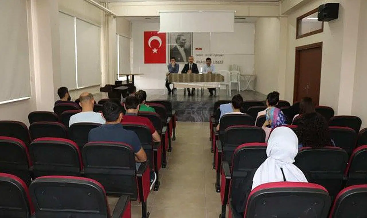 2023 LGS ve YKS bilgilendirme toplantısı gerçekleşti