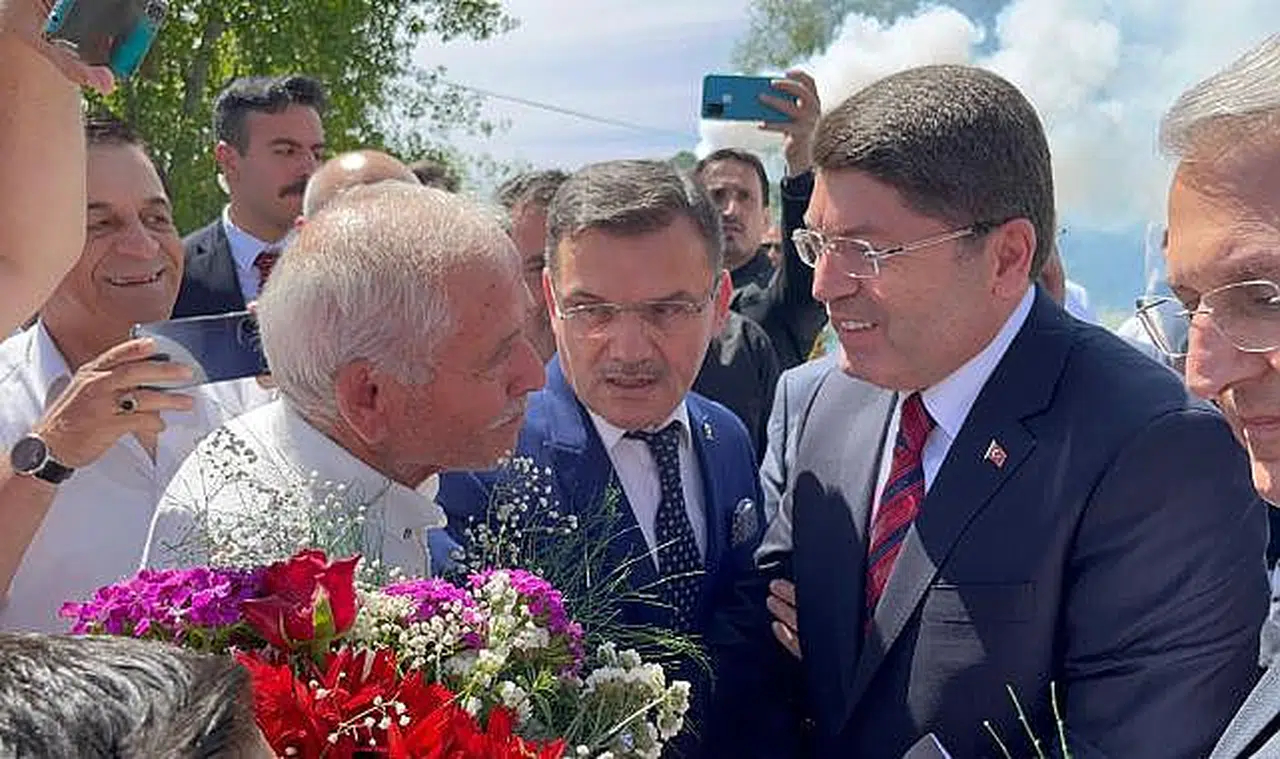 Adalet Bakanı Yılmaz Tunç: "İsviçre hükumetinin hukuka saygı duymasını bekliyoruz"