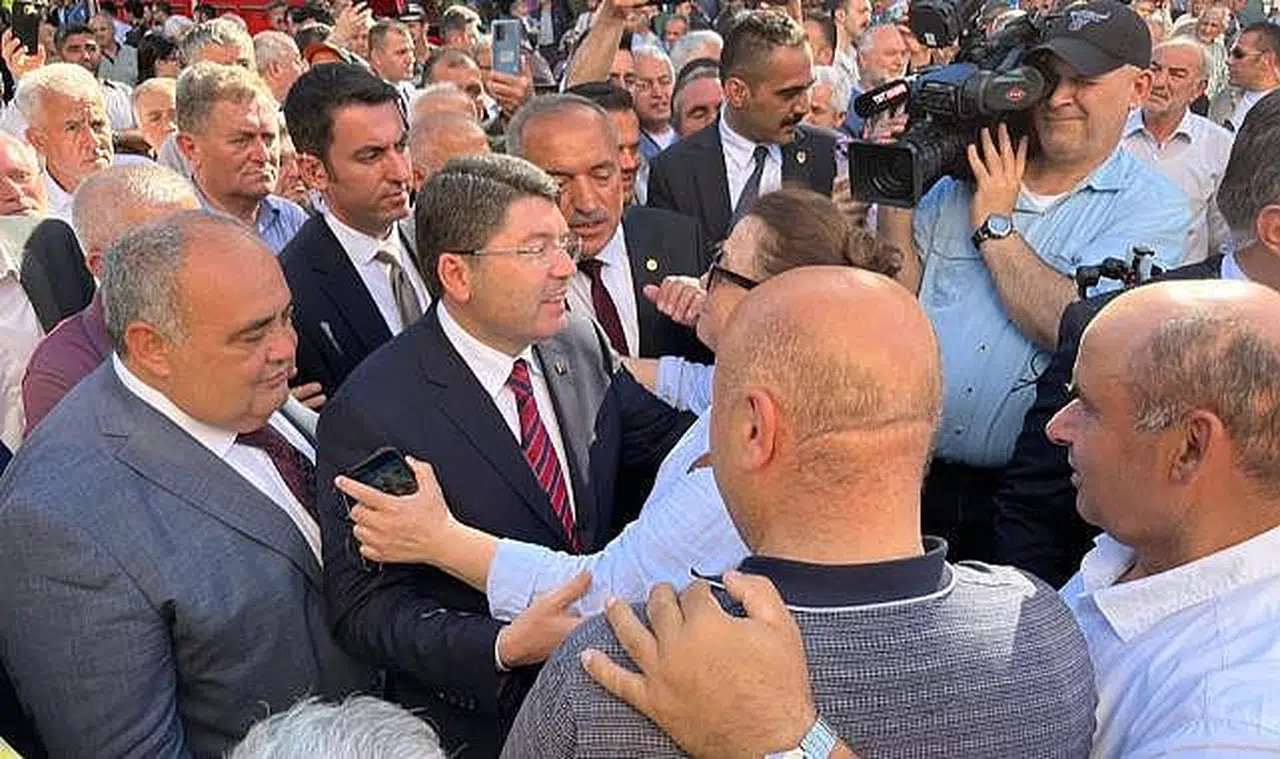 Bartın 25 yıldır bakana hasret kalmış! Yılmaz Tunç'a sevgi seli!