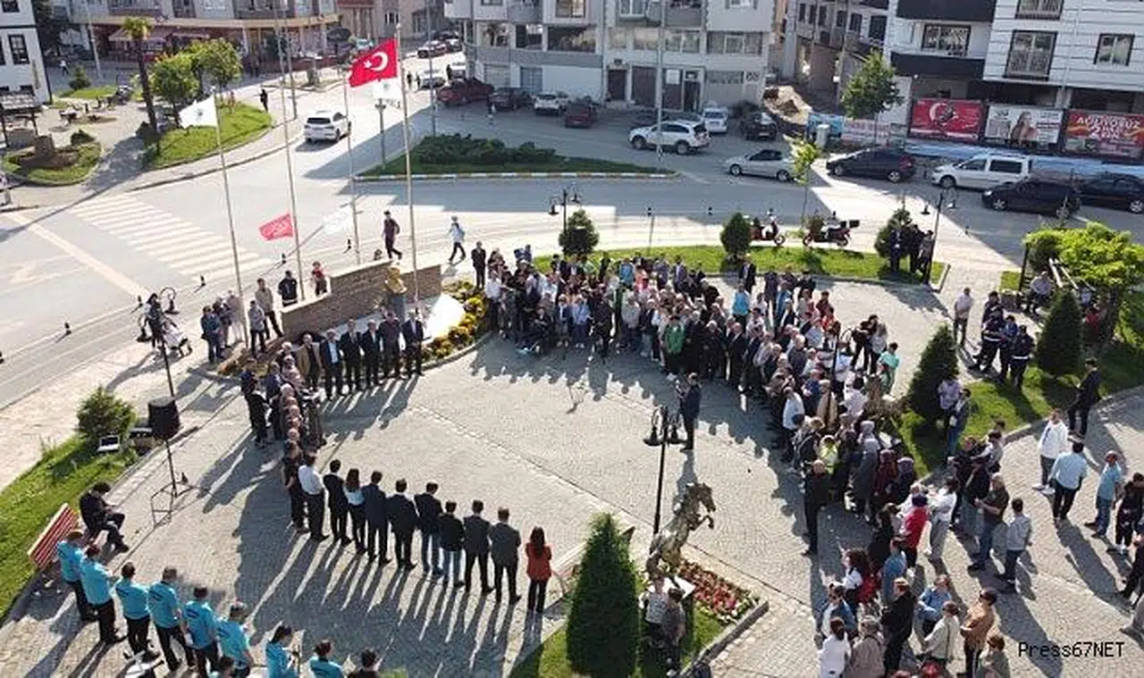 Çaycuma Belediyesi ISO 9001 kalite bayrağı göndere çekti