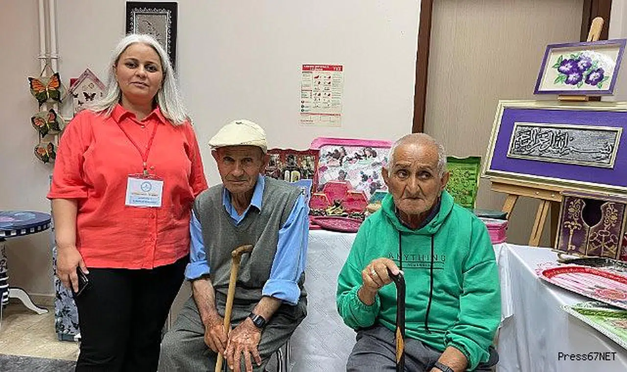 Huzurevi sakinleri gençlere taş çıkarttı