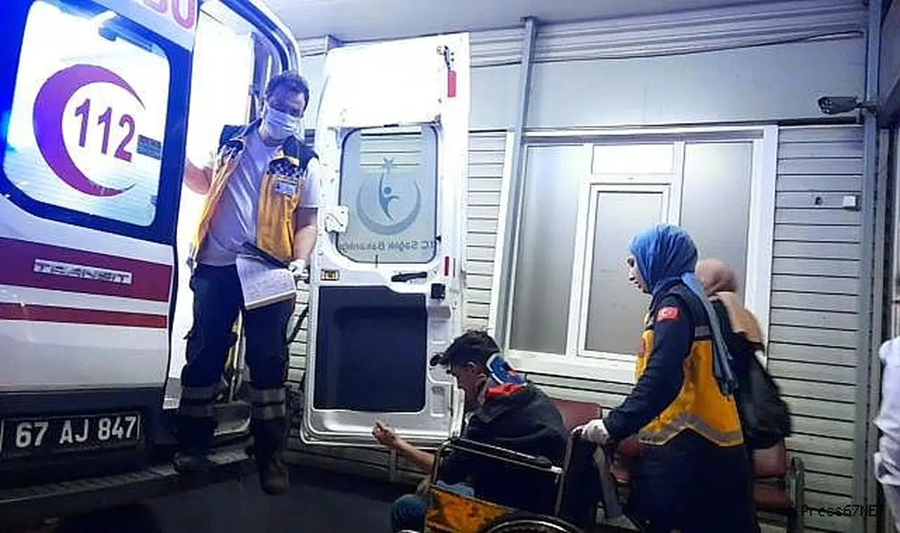 Motosiklet sürücüsü kaza yaptı, yaralandı