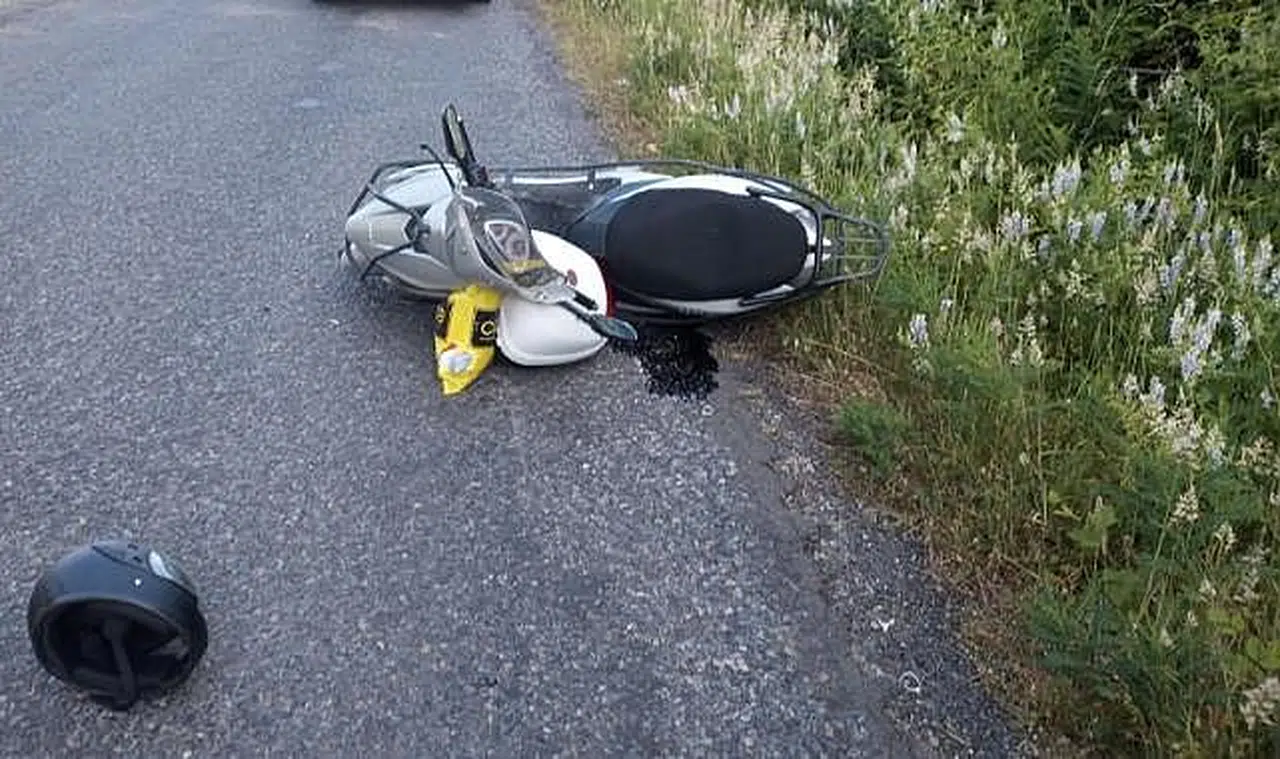 Otomobilin çarptığı motosikletteki çift yaralandı