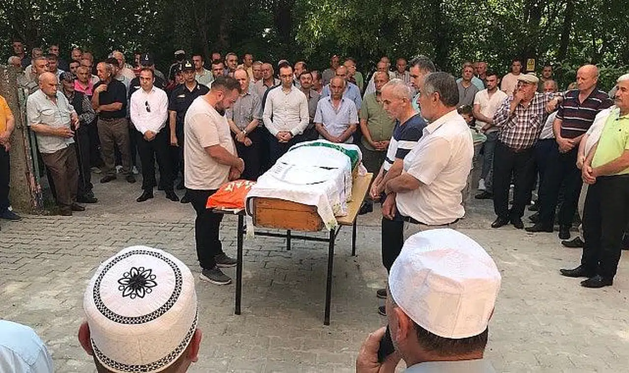 Şehit annesi son yolculuğuna uğurlandı