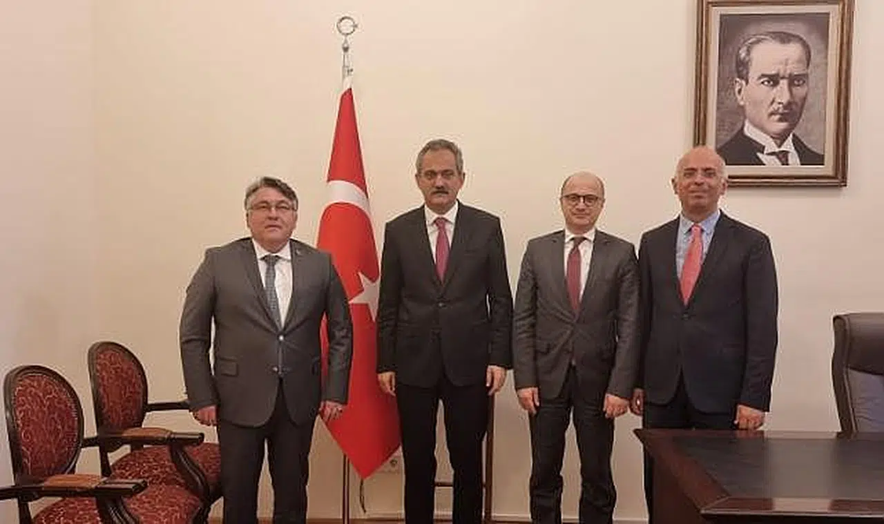 ZBEÜ Rektörü Özölçer’den Milletvekili Özer’e Hayırlı Olsun Ziyareti