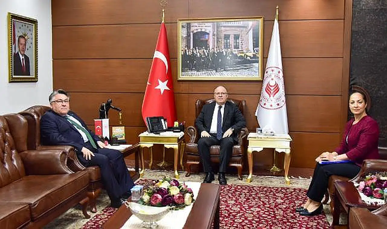 ZBEÜ Rektörü Özölçer'den Vali Tutulmaz'a ziyaret