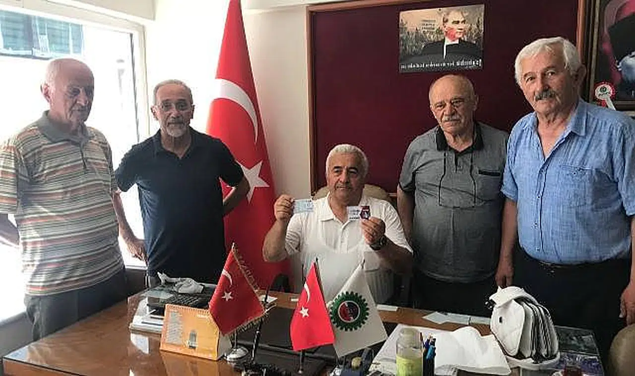 65 yaş üstüne 100 TL kart güncelleme ücreti!