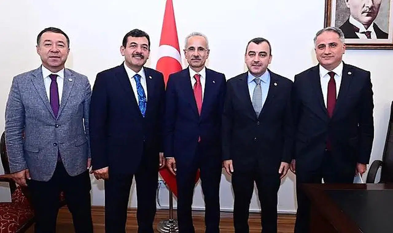 AK Parti Zonguldak Milletvekilleri Bakan Abdülkadir Uraloğlu'nu ziyaret etti