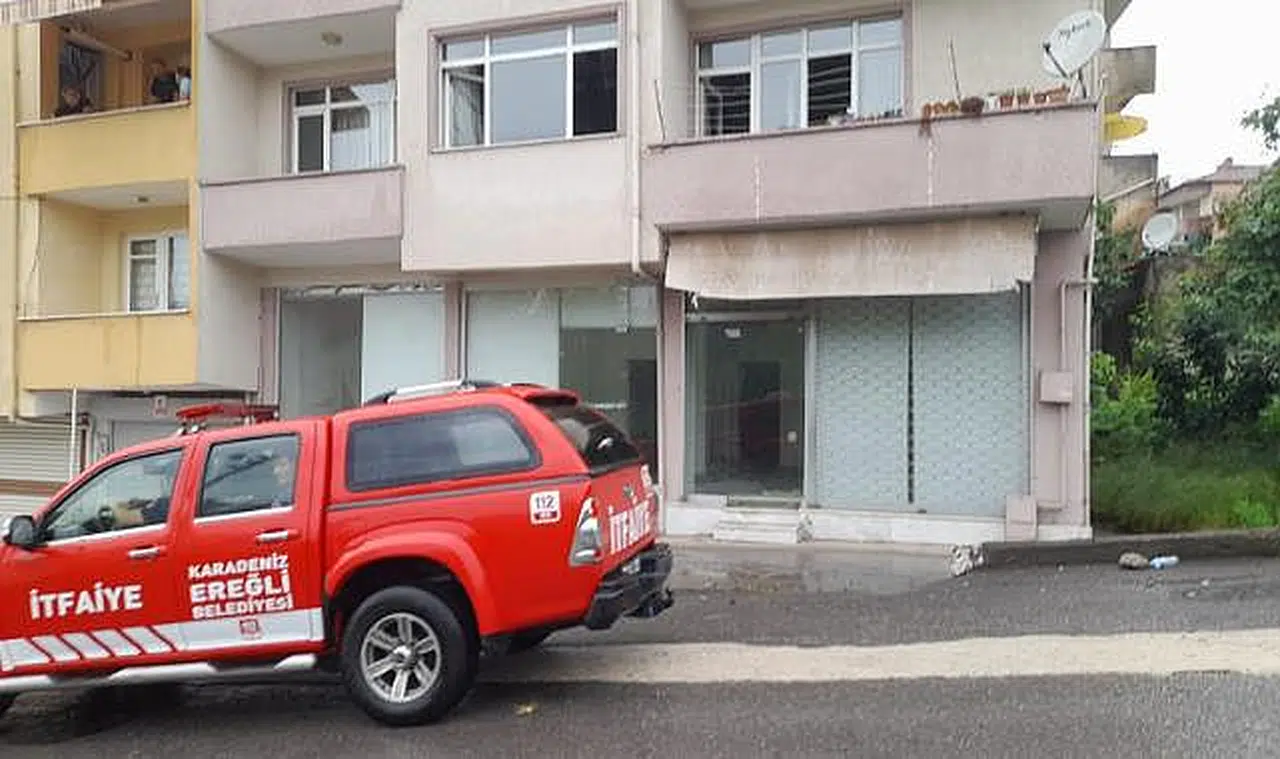 Bulaşık makinesinden çıkan yangın panik yaşattı