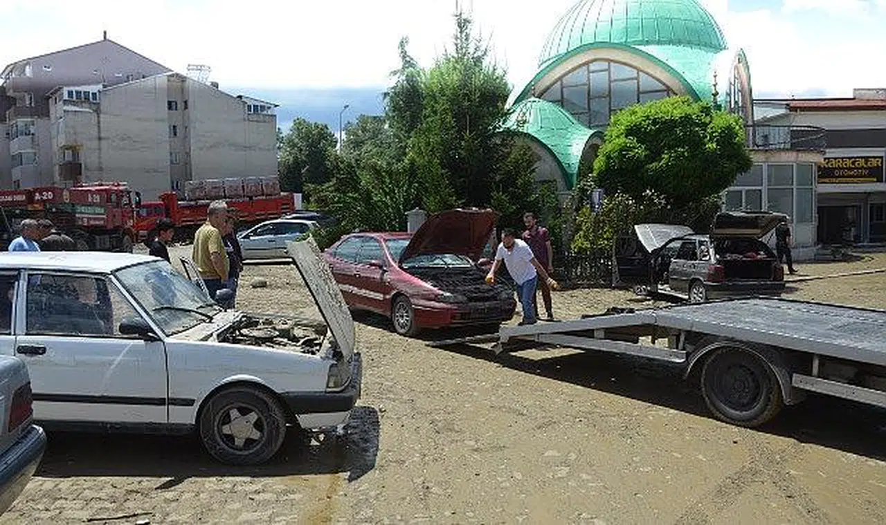 Çaycuma’da selin vurduğu galerici esnafından belediyeye tepki