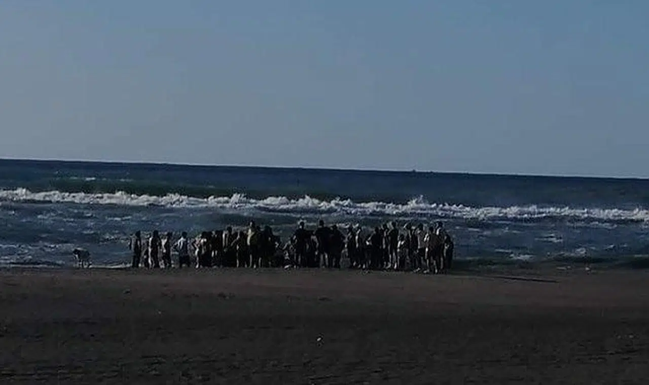 Denizde boğuldu.. Hastanede yaşam savaşı sürüyor