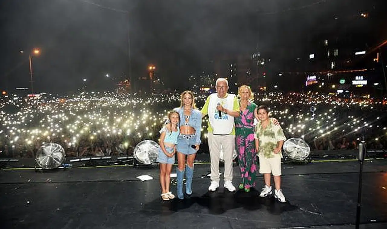 Derya Uluğ ve Mary Jane, Kdz. Ereğli’yi salladı
