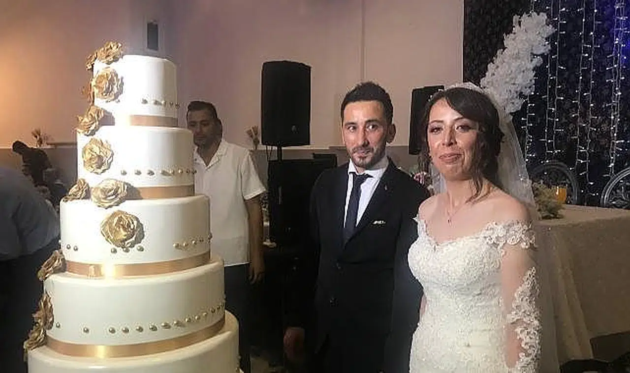 Gazeteci Eren Aşkar Özlem Altunkaya ile evlendi