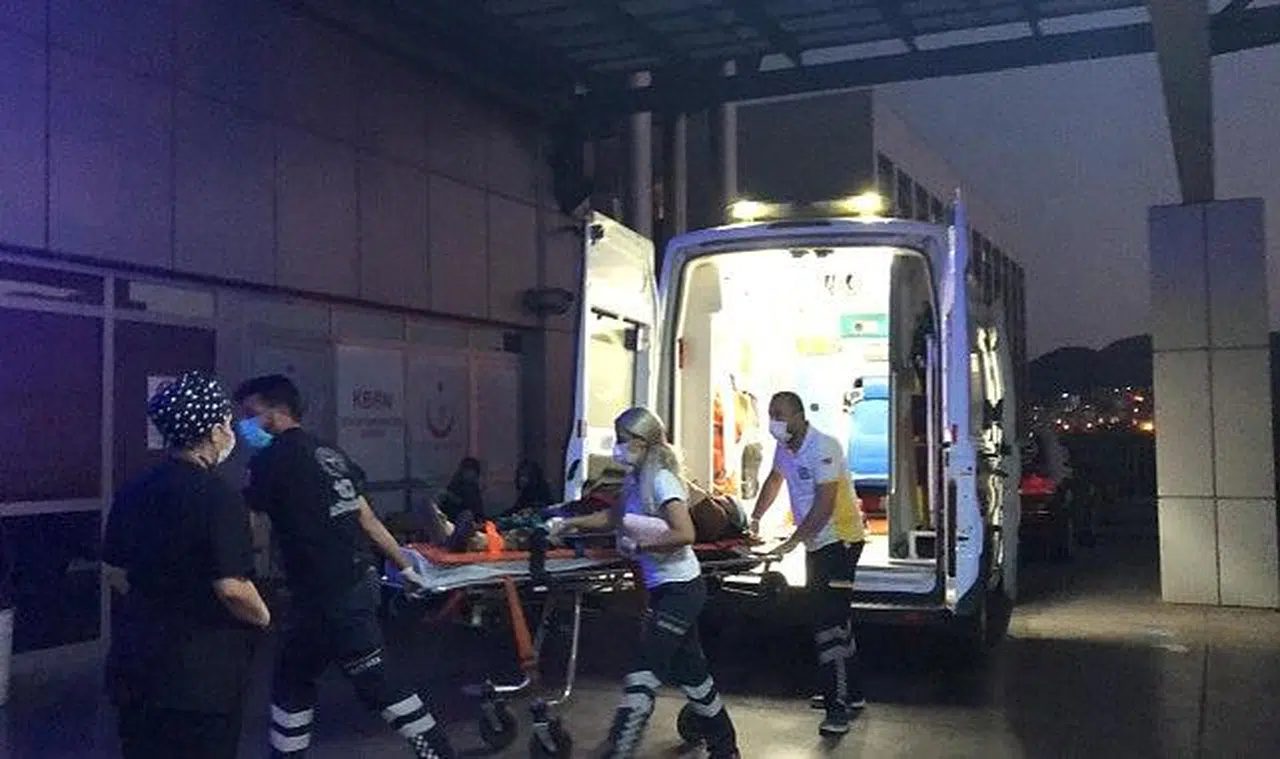 Önündeki araca çarptı 7 kişi yaralandı!