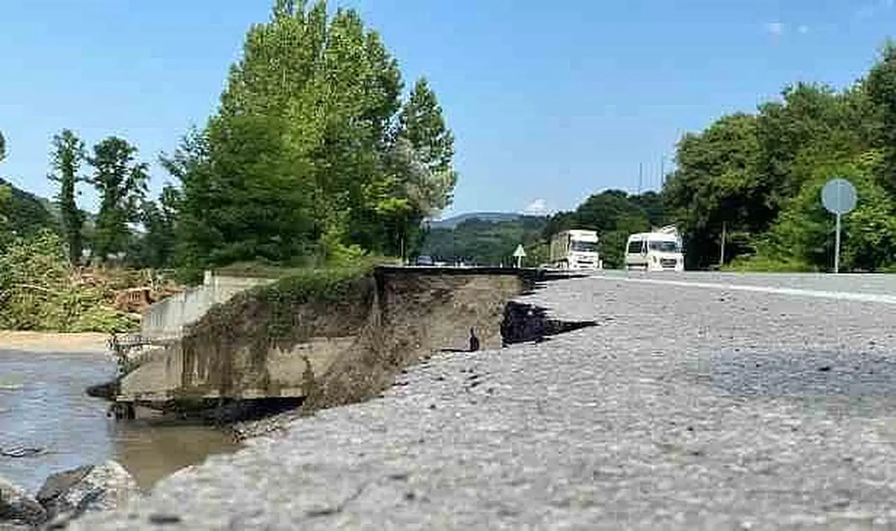 Selin ardından Zonguldak-Ankara karayolunda çalışmalar başladı