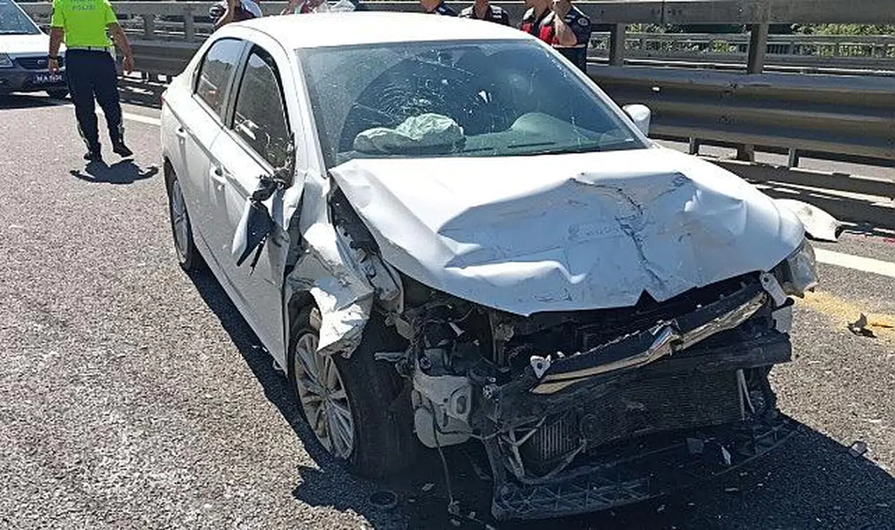 Trafik yoğunlaştı 18 araç birbirine girdi