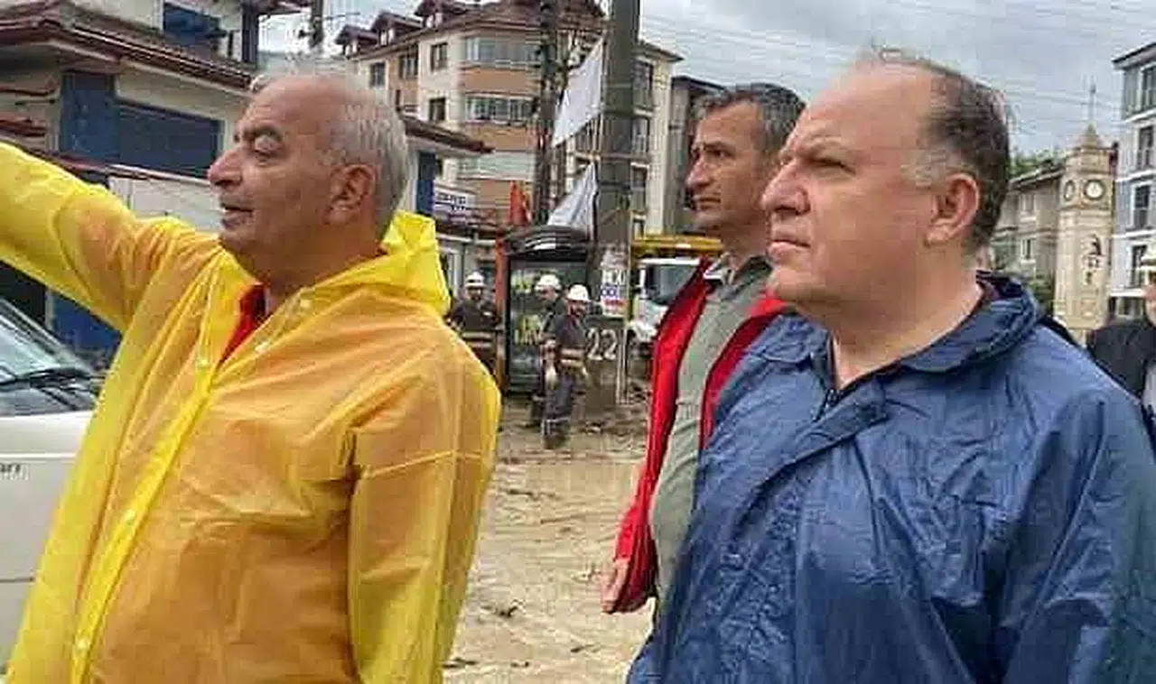 Vali Tutulmaz: "Son 24 saatte 200 kilogram yağış alan yerler var"