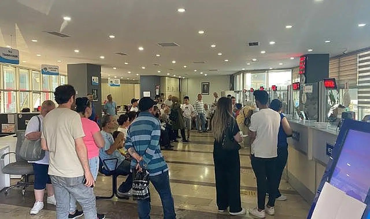 Yapılandırmada son gün, uzun kuyruklar oluştu!