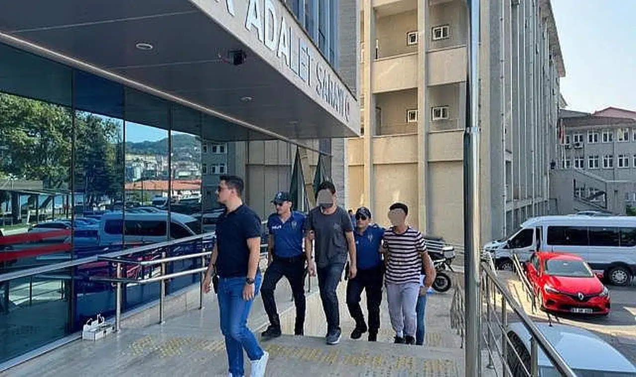 'Bankacıyız' dediler 120 bin TL vurgun yaptılar