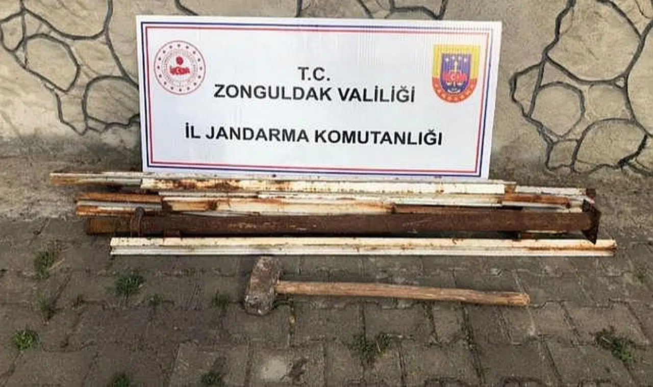 Demir hırsızı yakayı ele verdi!