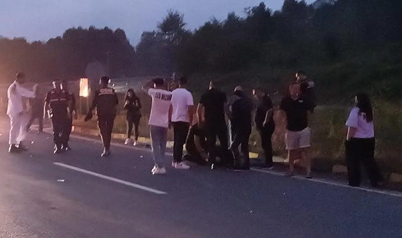 Otomobil ile motosiklet çarpıştı.. Çok sayıda yaralı var!