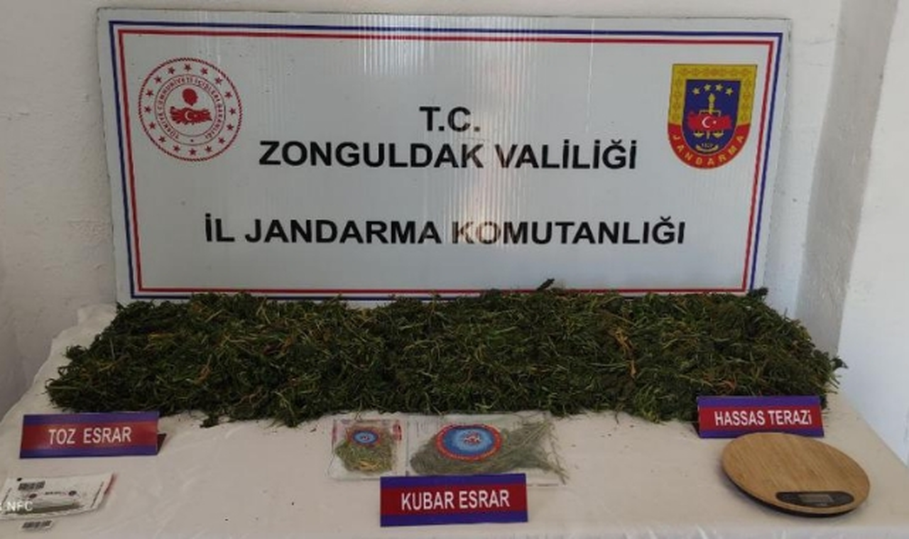 5 kiloluk uyuşturucu maddeyle yakalandı!