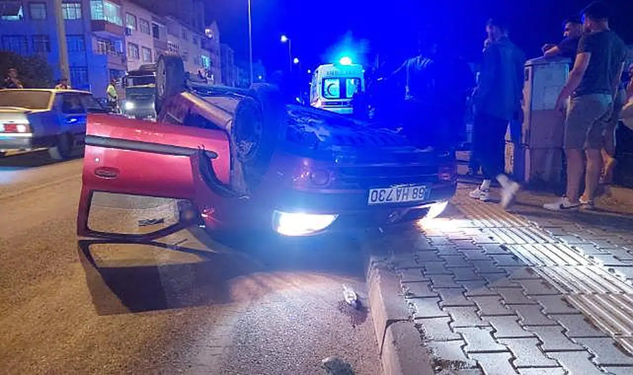 Feci kaza... Takla atıp yayaya çarptı!