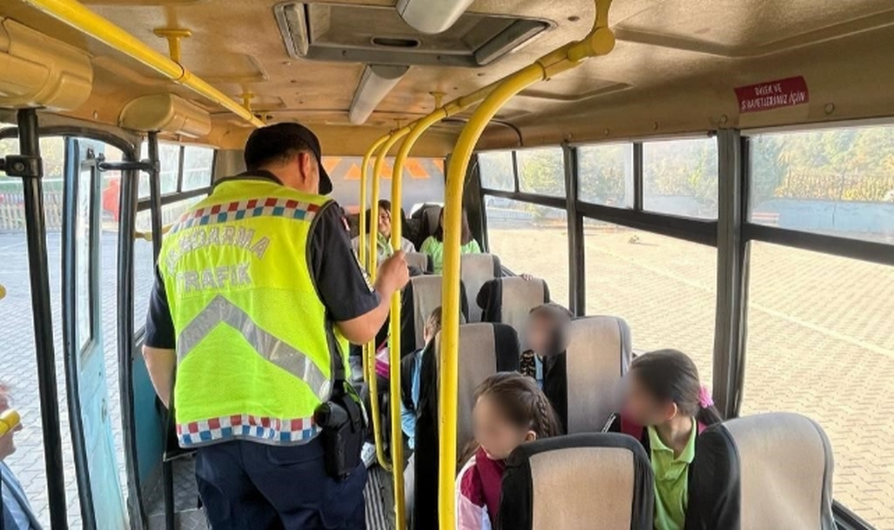 Jandarmadan servis araçlarına sıkı denetim