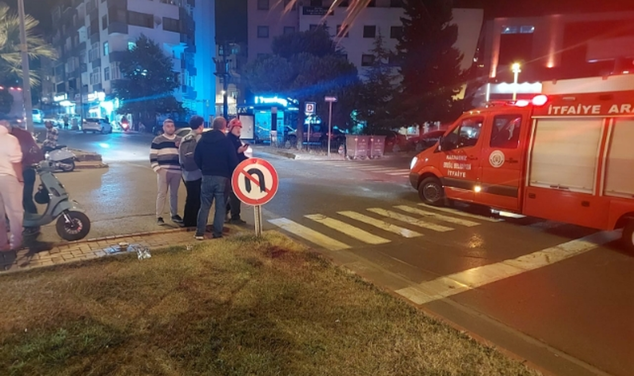 Panik yapan sürücü motosikletiyle devrildi!