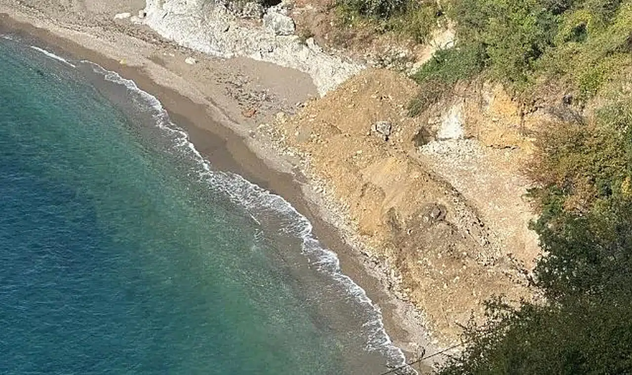 Tepkiler artıyor! "Kaldırmak için neyi bekliyorsunuz?"