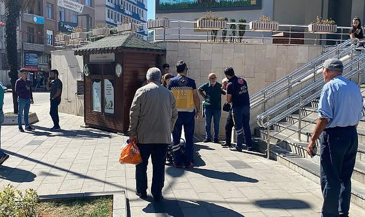 Zonguldak Valiliği önünde hareketli dakikalar!